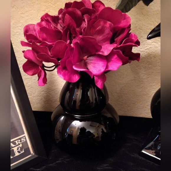 Jet Black Hand Blown Glass Vase Heavy, Thick. Great for Halloween 🎃 - Picture 7 of 7